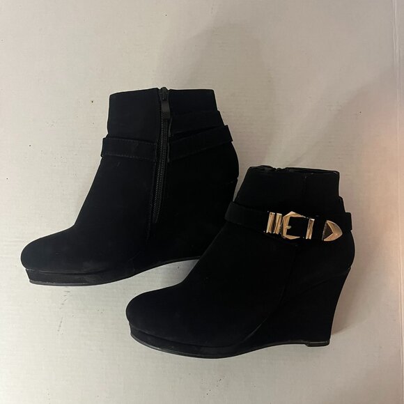 Forever 21 black suede wedge booties 8 - Picture 4 of 6